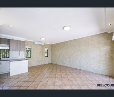 Spacious Two-Bedroom Townhouse in Subiaco - Photo 3