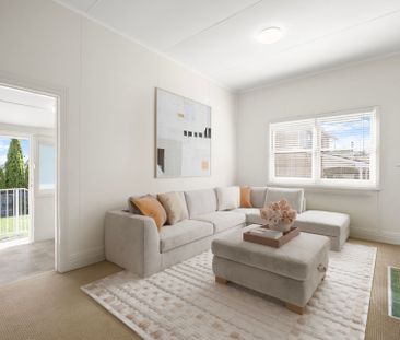 Charming Two Bedroom Home - Photo 3