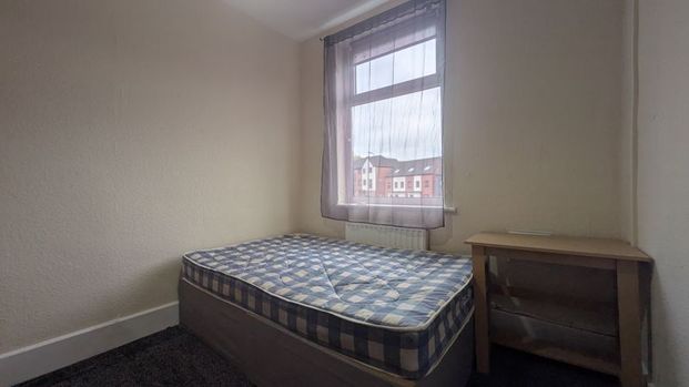 Lenton Boulevard, Nottingham - Photo 1