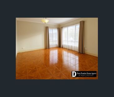 Spacious 3-Bedroom Home with Backyard in Tullamarine - Photo 3