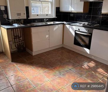 2 bedroom semi-detached house to rent - Photo 2