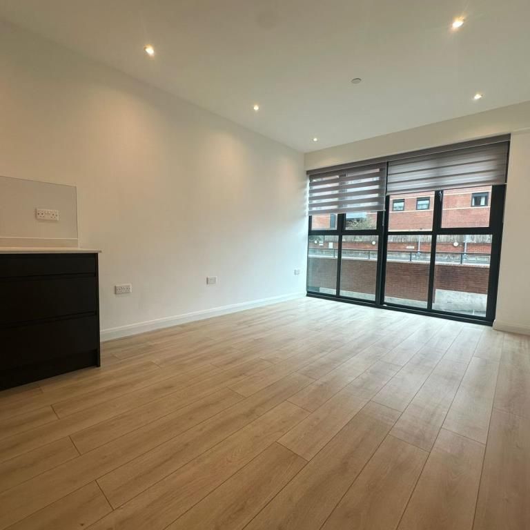1 bedroom flat to rent - Photo 1