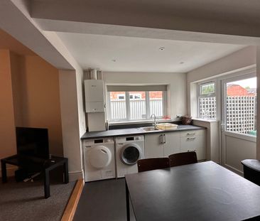 4 bedroom house - Photo 2