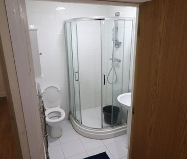 2 bedroom flat to rent - Photo 6