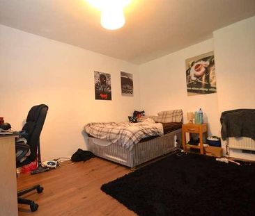 Cherrywood Avenue, Englefield Green, Egham, TW20 - Photo 4