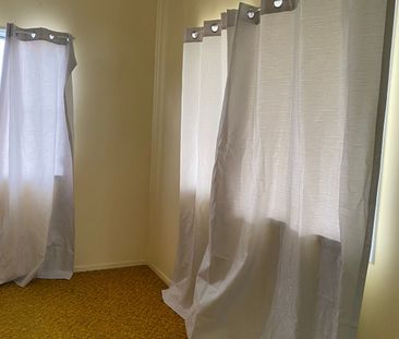 SPACIOUS THREE-BEDROOM HOME - Photo 6