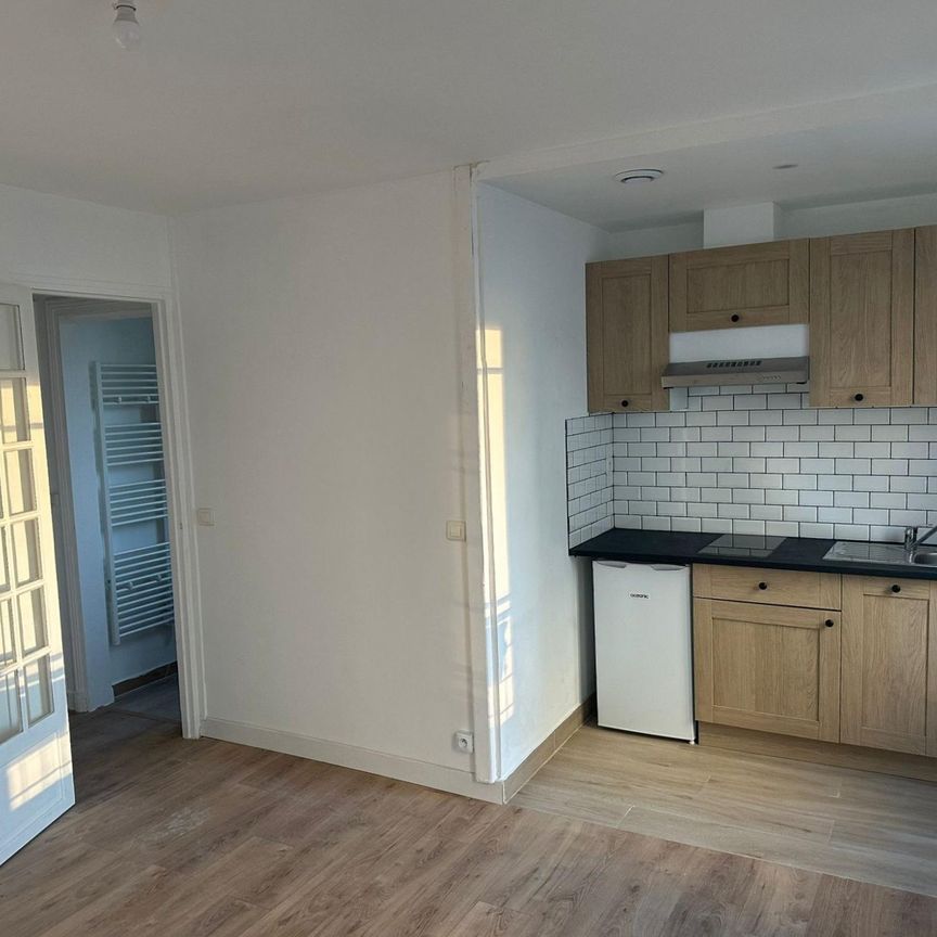 Appartement 2 pièces rénové Centre-ville de Puteaux – 34,58 m² - Photo 1