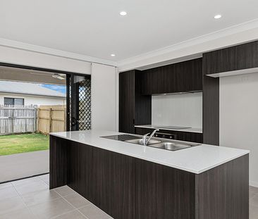 Neat & Low-Maintenance Duplex in a Quiet Mount Louisa Court! - Photo 4