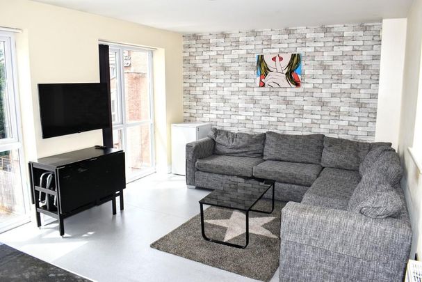 5 bedroom townhouse to rent - Photo 1