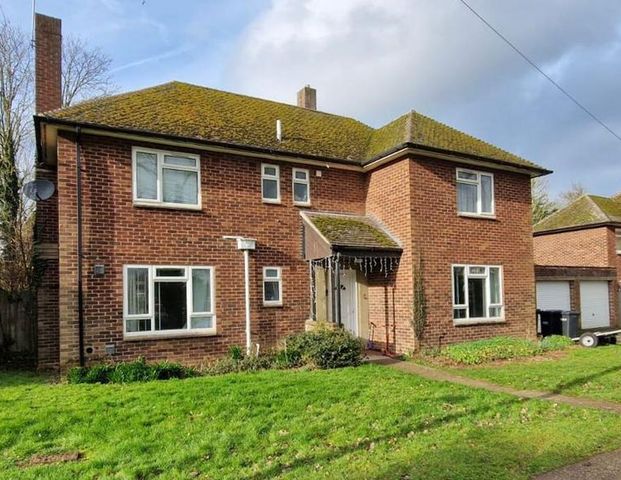 4 bedroom property to rent - Photo 1