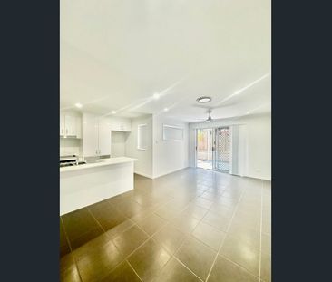 Neat townhouse! - Photo 4