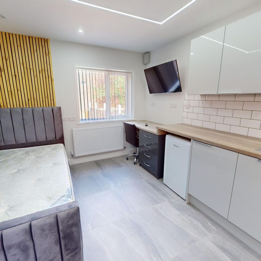 Co-Living Studio 2, 42 Milner Road Selly Oak - Photo 1