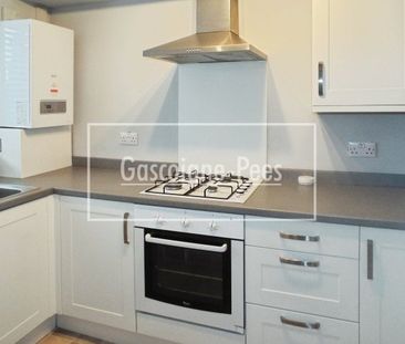 Badshot Lea, Farnham - Photo 3