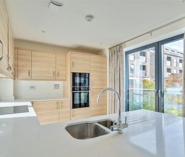 1 bedroom retirement property to rent - Photo 5