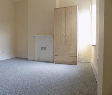 4 bedroom terraced house to rent - Photo 6