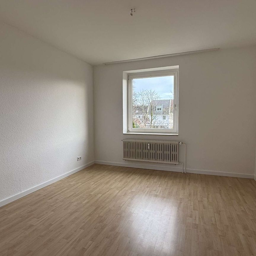 KREFELD - SCHÖNE 2 ZIMMERWOHNUNG IM 1.OBERGESCHOSS - MIT HOBBYRAUM IM DACHGESCHOSS PLUS KELLERRAUM - Photo 1