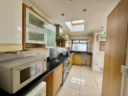 4 bedroom house to rent - Photo 1