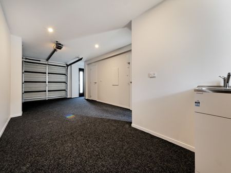 Sleek Chic Hobsonville Townhouse - Photo 3