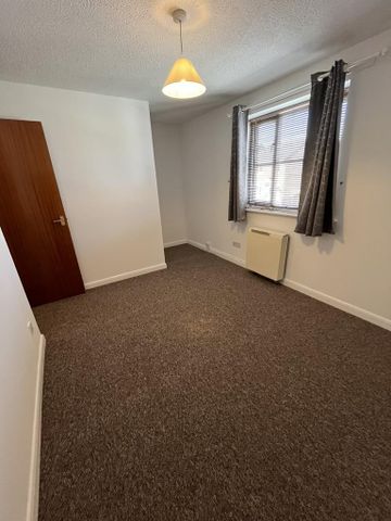 1 bedroom semi-detached house to rent - Photo 2