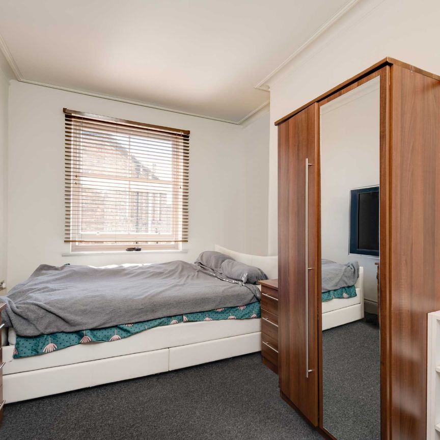 Lillie Road, Bishops Park, SW6, London - Photo 1