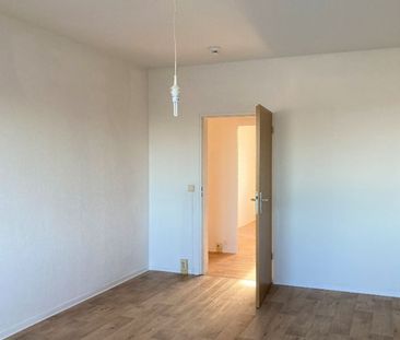 Großes Wohnzimmer und Wannenbad im 2. OG - Foto 6