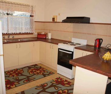 “Cozy Single 1 Bedroom Granny Flat - Water Included” - Photo 4
