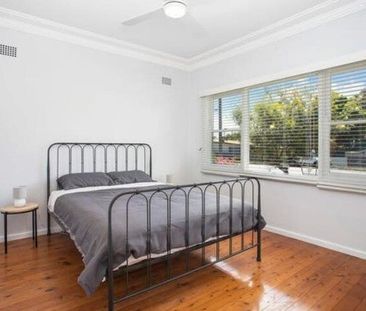 Ettalong Beach - Photo 4