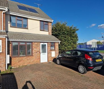 4 bedroom end of terrace house to rent - Photo 5