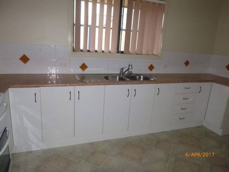 Brick Unit in Quiet Cul-de-Sac - Photo 2