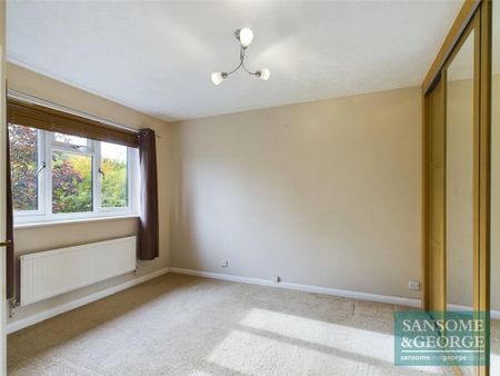 3 bedroom semi-detached house to rent - Photo 5