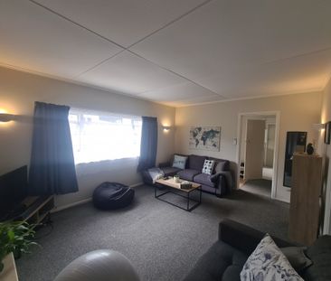 Walk To Town Or Beach - Mt Maunganui - Photo 1