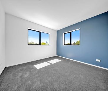 Brand New - 3 Bedroom + 2 Bathrooms - Photo 2