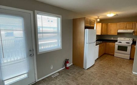 200 Hiebert Crescent Unit 8 - Photo 2