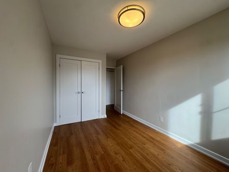 For Lease - 5611 Valley Way Unit# 127, Niagara Falls, Ontario - Photo 4
