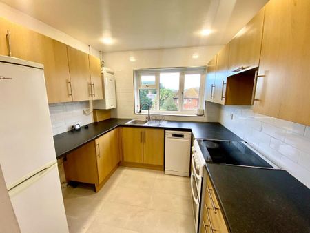 2 bedroom flat to rent - Photo 4