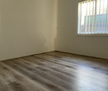 WELL PRESENTED TWO BEDROOM - Photo 5