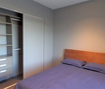 Stylish two bedroom townhouse in the Verdeco Park subdivision. - Photo 1