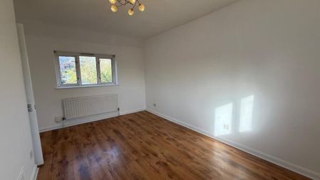 Woodside Road, Guildford, GU2 - Photo 3