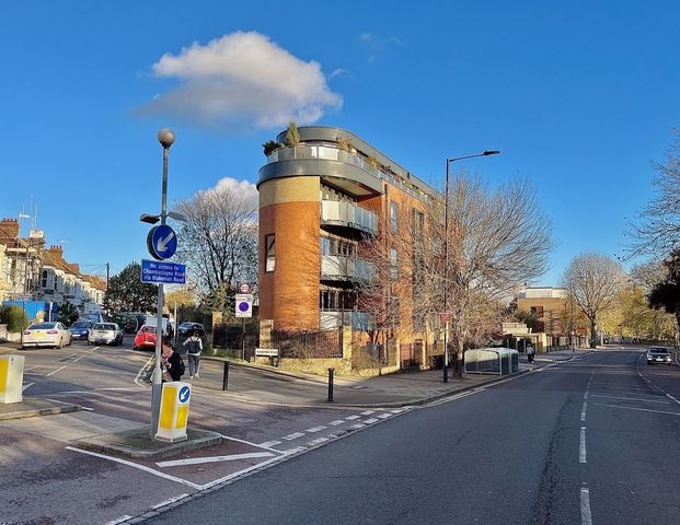 Wakeman Road, London, NW10 5DF - Photo 1