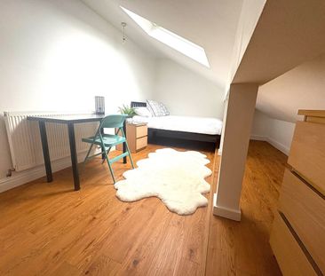 8 Bed Terraced House, Kenmare Road, L15 - Photo 3