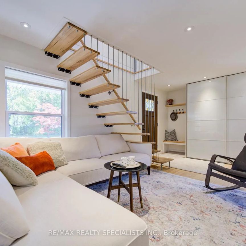 9 GRANDVIEW DRIVE - Photo 1