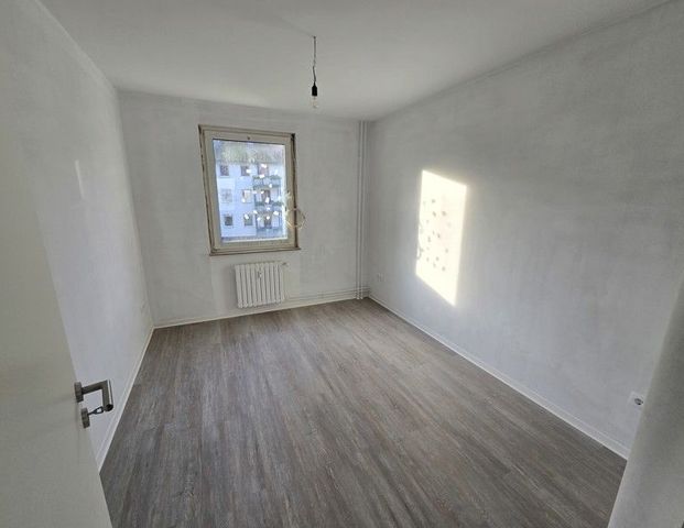 2 Zimmer plus Wohnküche, frisch saniert, mit Balkon in Reisholz - Foto 1