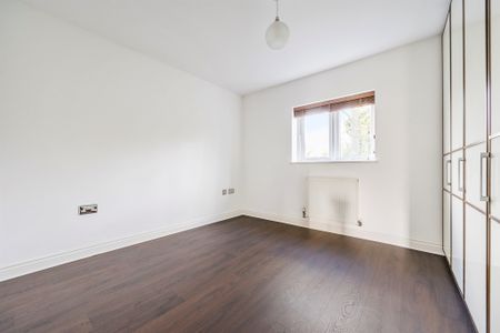 Florence Avenue, Enfield - Photo 3