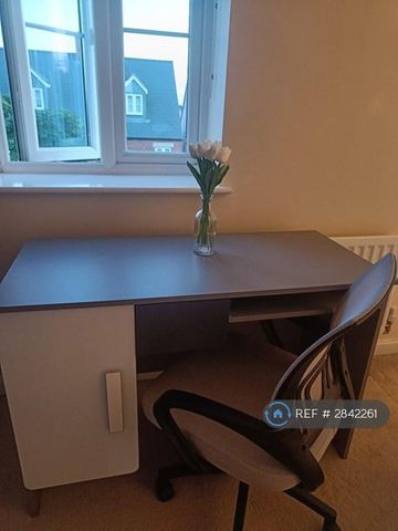 1 bedroom in a house share to rent - Photo 5