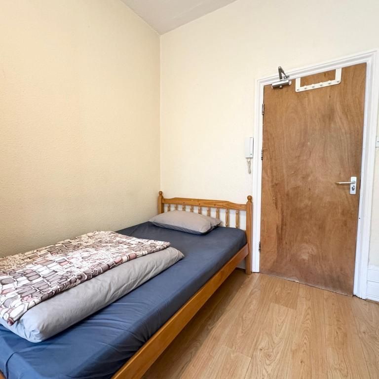 Flat share to rent - Photo 1