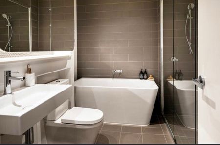 East Brisbane - Photo 2