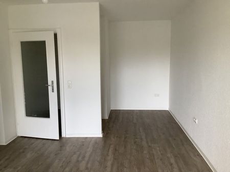 Für Einzelpersonen: gemütliche Wohnung mit 32,54 m² sofort verfügbar - Photo 3