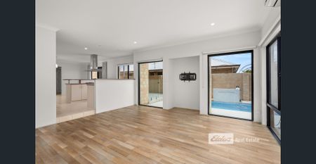 2 STOREY MANSION IN PELICAN POINT - Photo 2