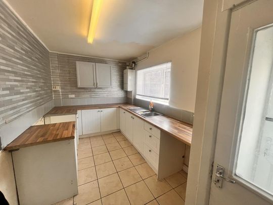 3 bedroom terraced house to rent - Photo 1