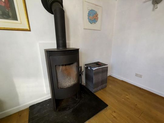 2 bedroom semi-detached bungalow to rent - Photo 1